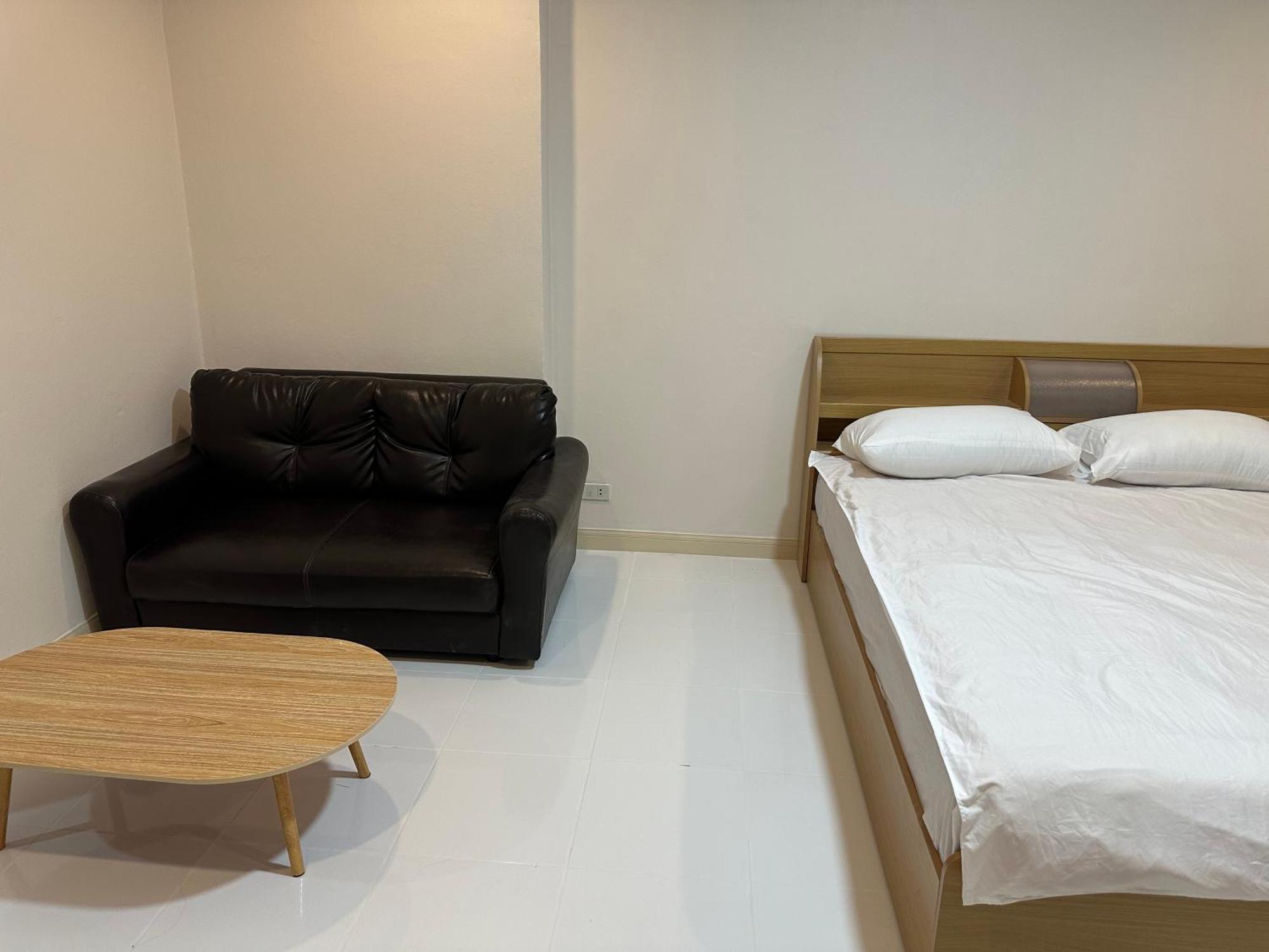 Country Complex Bangna Aparthotel กรุงเทพมหานคร ภายนอก รูปภาพ