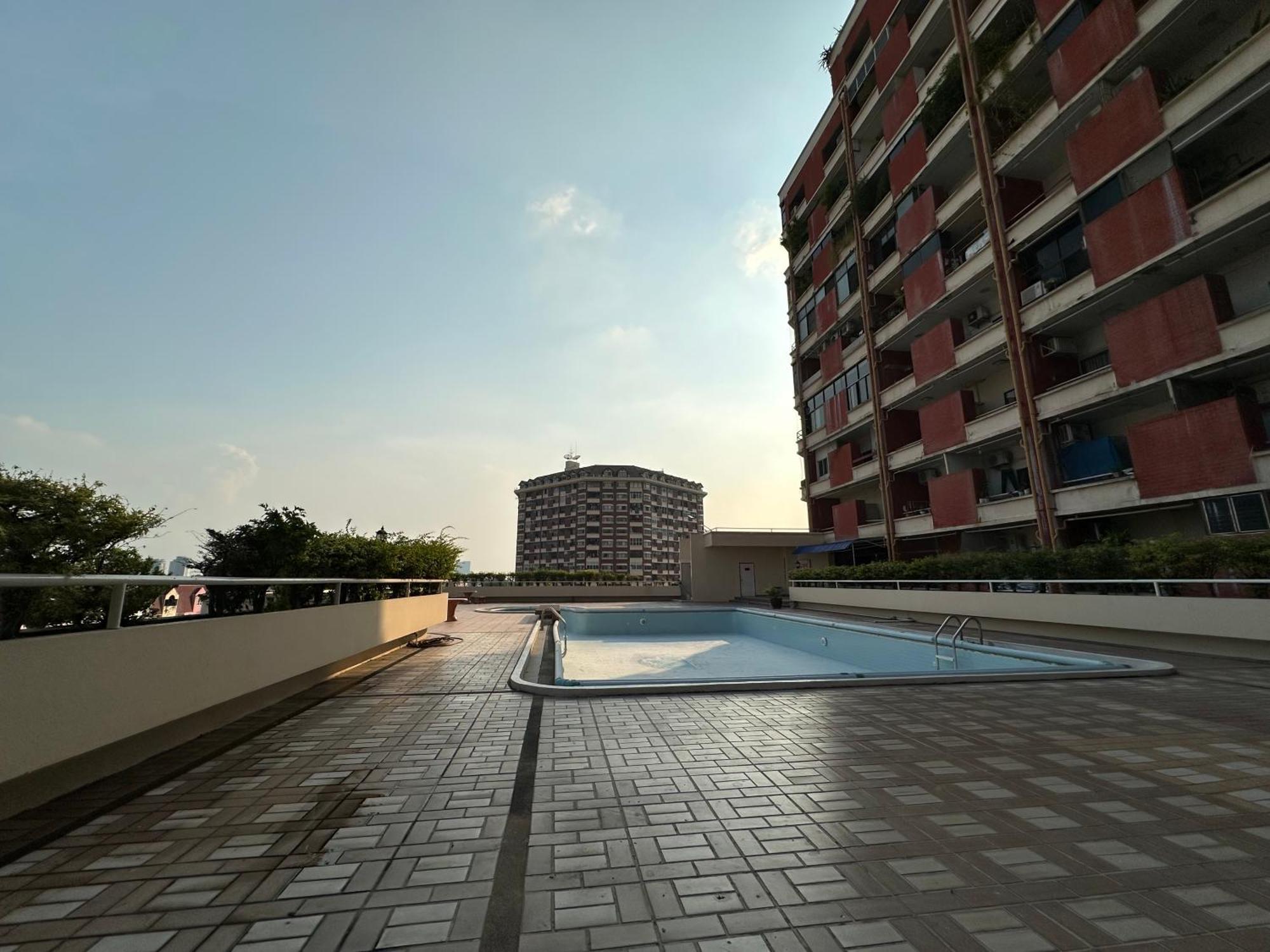 Country Complex Bangna Aparthotel กรุงเทพมหานคร ภายนอก รูปภาพ